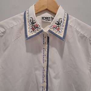 Vintage White & Blue Embroidered Cottagecore Grannycore Button-up Shirt Womens M